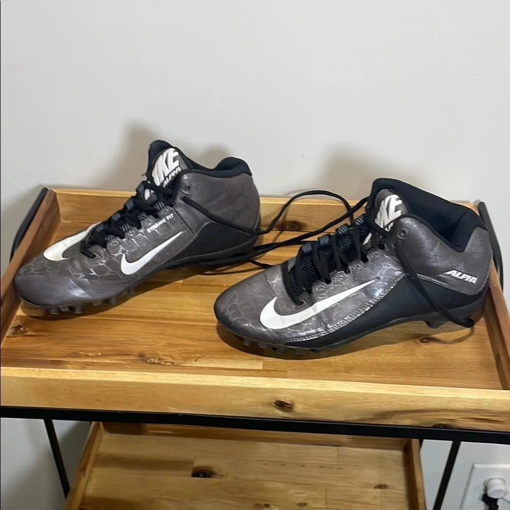 Nike Alpha Soccer Cleats Black Gray Size 7.5 Dynamic Fit